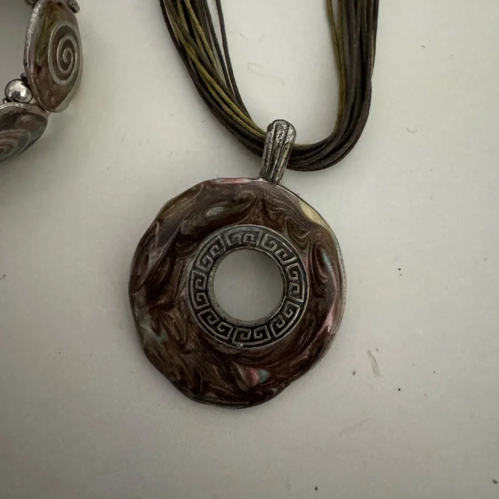 Elegant Silver and Brown Jewelry Set